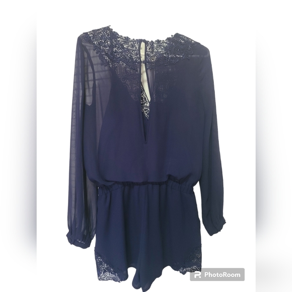 Marciano Jumper! Size XS - Picture 2 of 3